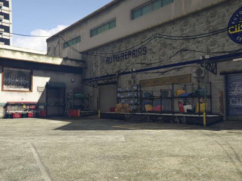 Garage in Los Sanos exterior and interior 1