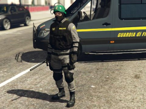 Uniforme Guardia di Finanza Antisommossa 0.1