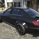 Mercedes-Benz E63 AMG3
