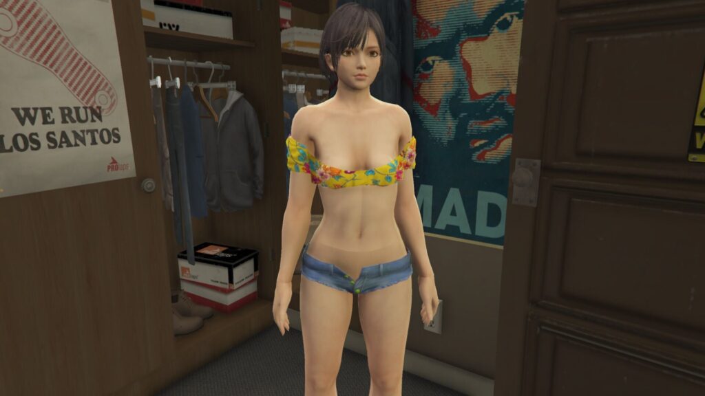 Nagisa from DOA6 in a beach outfit