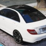 Mercedes-Benz C63 AMG3