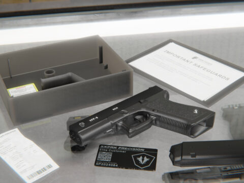 Vom Feuer Classic Combat Pistol [SP & FiveM | Animated | Tints | Lore-Friendly] V1.0
