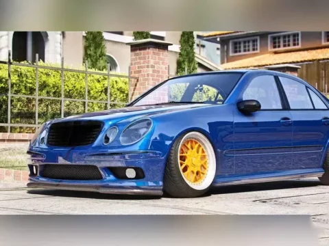 Mercedes-Benz E55 AMG Slider2