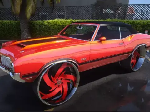1970 Oldsmobile Cutlass on Rucci Rims Donk