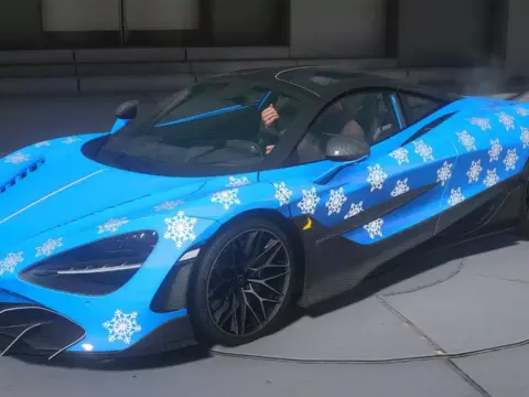 McLaren 720S New Year