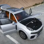 2023 LYNK & CO 09 EM-9
