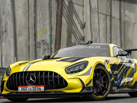 Mercedes-Benz AMG GT Black Series Misaligned