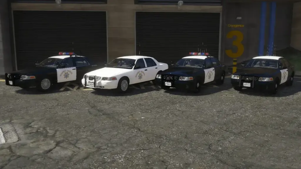 2003 Ford Crown Victoria P71 - California Highway Patrol