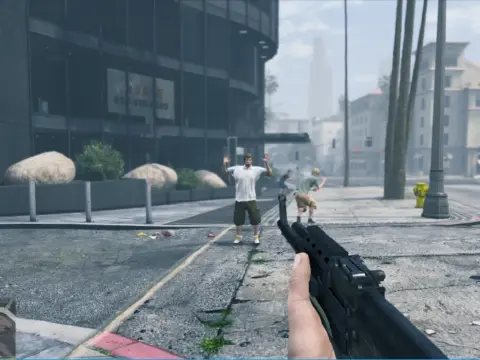 GTA IV Style NPC Reaction to Weapons V1.0